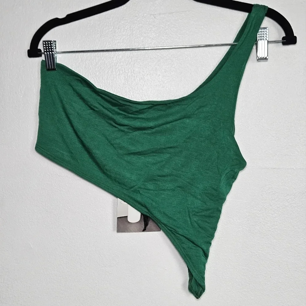 Naked Wardrobe Asymmetrical One Shoulder Green Top NW T2619 Size M‎ NWT